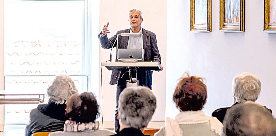 Armamar Carlos Neves reitor universidade senior