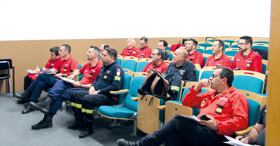 Bombeiros reforcam competencias na comunicacao em contexto de emergencia PAM 2