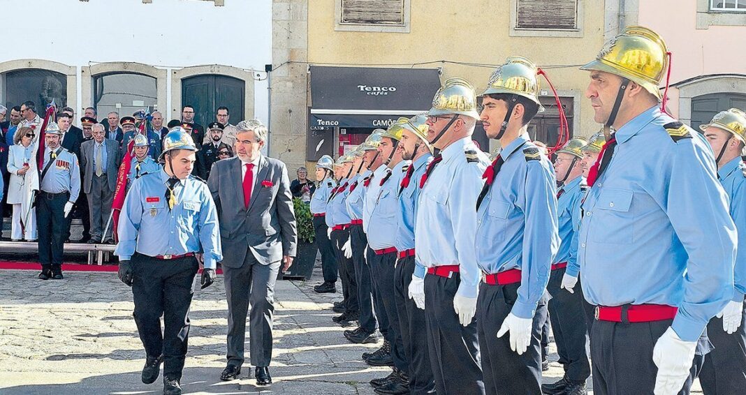 Chaves Celebracoes do 25 de Abril 2026 CP 109