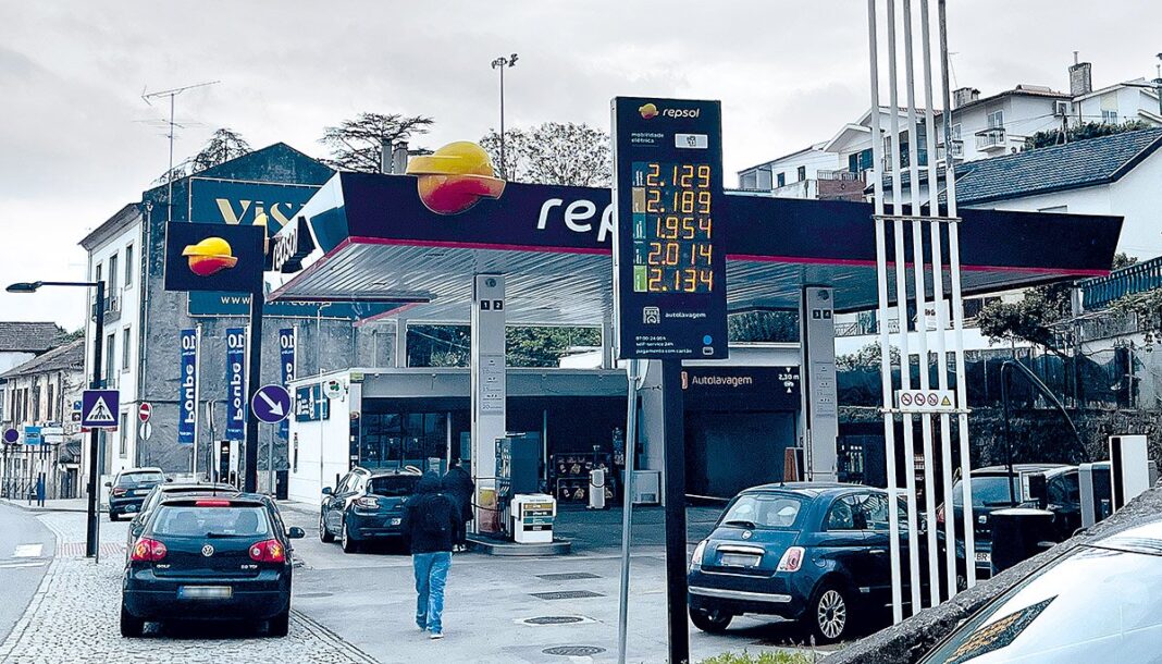 REGIAO Ligeiro alivio no preco dos combustiveis mas pressao mantem se PAM 2