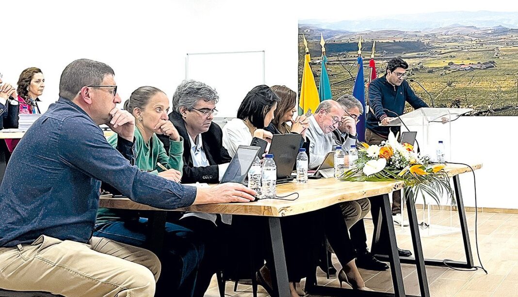 Assembleia Municipal de Alijo em Favaios 3