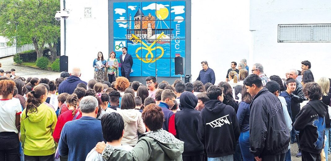 Chaves Mural Gigante Escola Dr Frncisco Goncaves Carneiro CP 2