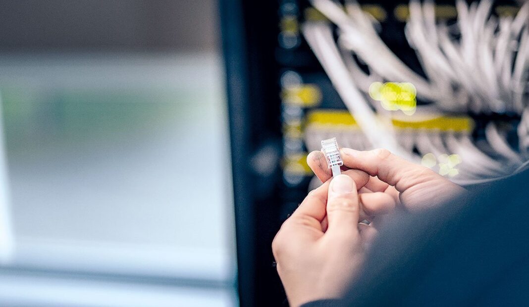 Valpacos Cobertura total de fibra otica devera ser alcancada em marco do proximo ano